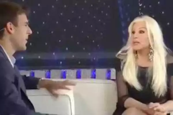 Photos: TV Host Accidentally Flashes Her B**bs During Interview With Tennis Star